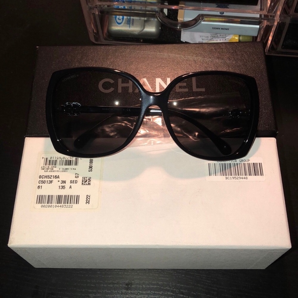 CHANEL Sunglasses 5216 Black